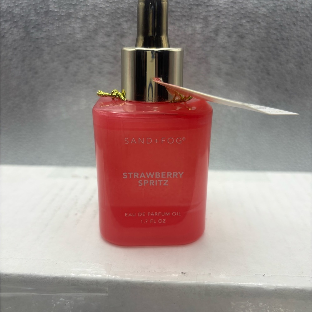 SAND+FOG Strawberry Spritz Body Oil - Coral Pink